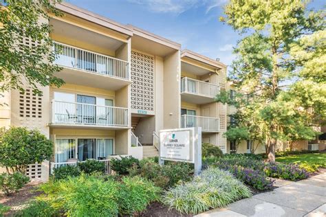 1BR 1Ba 800ft 2. . Lerner surrey square